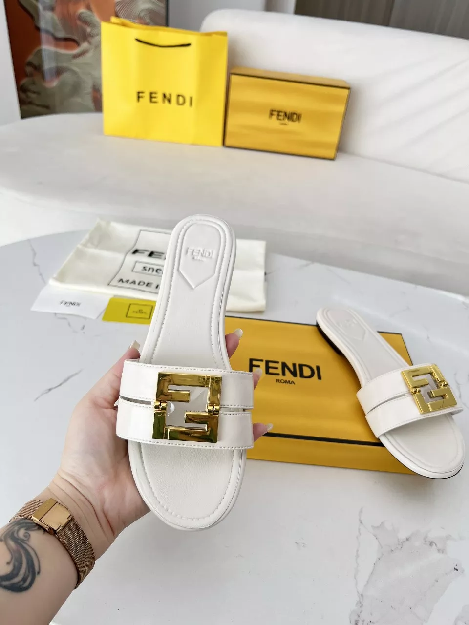 fendi chaussons pour femme s_12752632